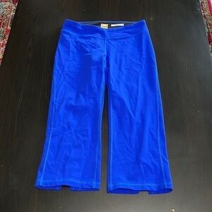 Lucy lotus collection capri legging